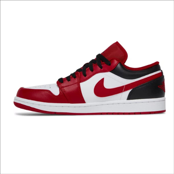 Jordan 1 Low Bulls