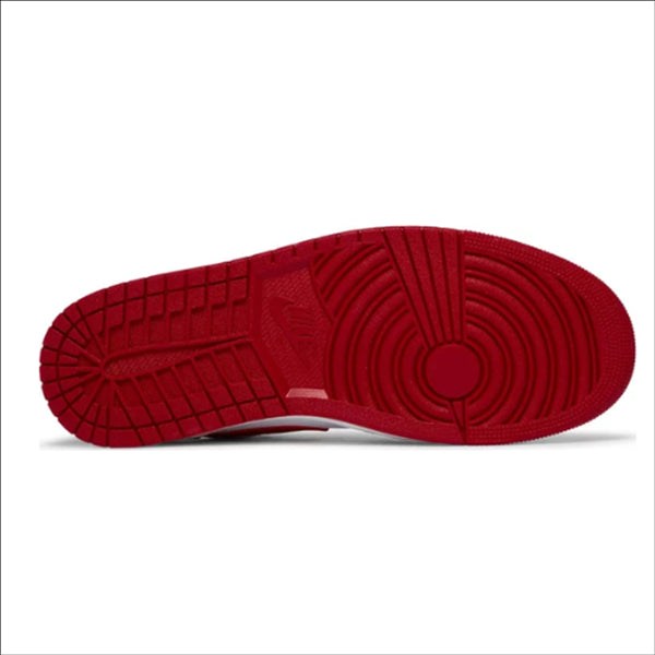 Jordan 1 Low Bulls